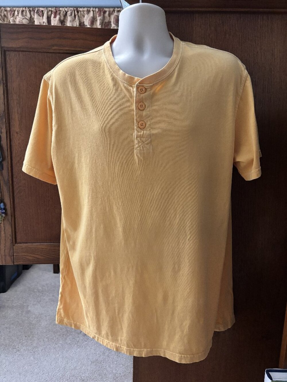 Magellan Outdoors Henley T-Shirt Men's Large Yellow Short Sleeve Cotton 3 Button